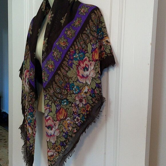 Echo very large multi colored floral scarf/wrap - Picture 9 of 11